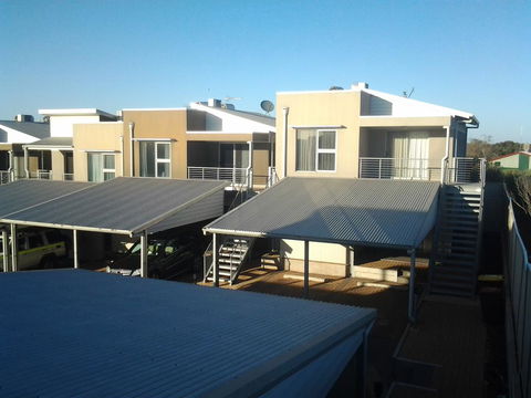 Millenium Apartments - Tourism Noosa 0