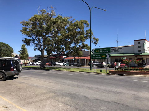 Minlaton Hotel - Tourism Noosa 3