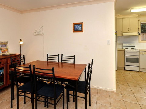 Modern 3 Bedroom Townhouse - Tourism Noosa 2