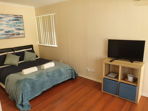 Modern Cosy Studio Close To QEH + Adelaide CBD + Airport + Beaches - Tourism Noosa 0