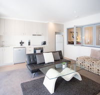 Modern Executive Apartment  Braddon 1BR Wine Wifi Secure Parking Canberra - Tourism Noosa