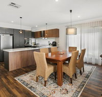 Modern Seaside Getaway Mornington