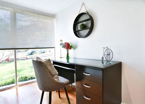 Mont Albert 2 Bedrooms Morden House - Tourism Noosa 1