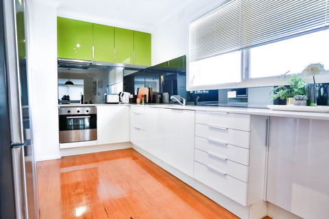 Mont Albert 2 Bedrooms Morden House - Tourism Noosa 0