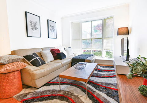 Mont Albert 2 Bedrooms Morden House - Tourism Noosa 2