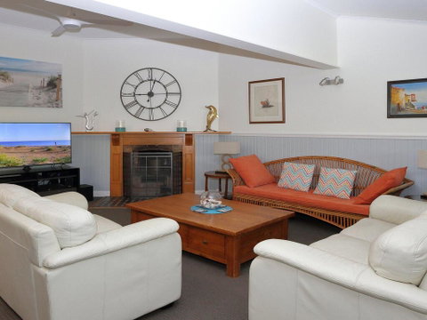 Myall Riverfront Home - Tourism Noosa 1