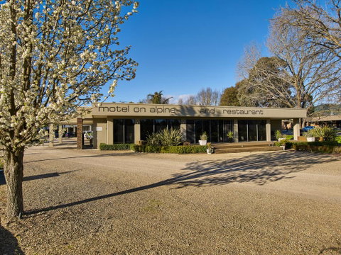 Myrtleford Motel On Alpine - Tourism Noosa 0