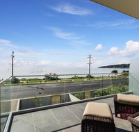 Nautilus 1 Luxury Retreat - Modern beachfront townhouse WiFi water views - Tourism Noosa