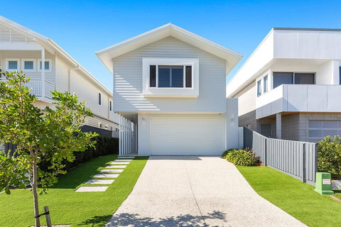 NAUTiLUS OCEAN BREEZE - Tourism Noosa 1