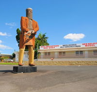 Ned Kelly's Motel - Tourism Noosa