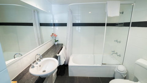 Dowler Apartments Subiaco - Tourism Noosa 13