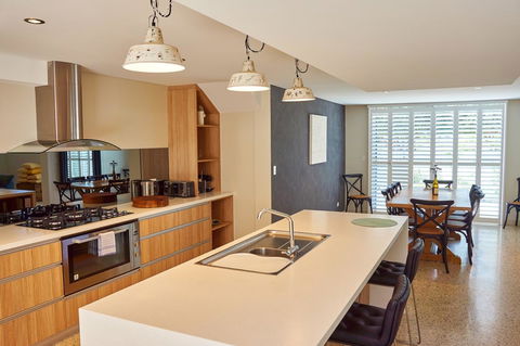 The Urban Beach House - Tourism Noosa 4