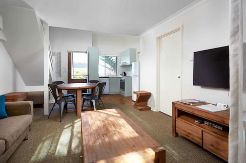 Broadwater Resort Como - Tourism Noosa 13