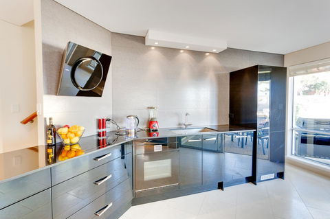 Cottesloe Contemporary Villa - Tourism Noosa 12