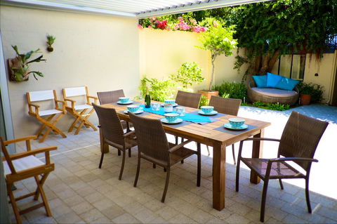 Cottesloe Artist's Beach Retreat - Tourism Noosa 2