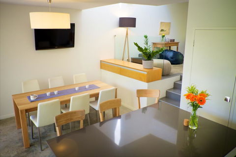 Cottesloe Artist's Beach Retreat - Tourism Noosa 12
