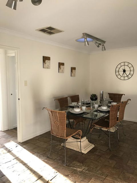 Blue Lake Family Retreat - Tourism Noosa 10