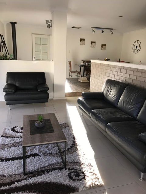 Blue Lake Family Retreat - Tourism Noosa 16