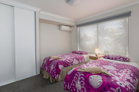 Rainbow Dream House - Tourism Noosa 14