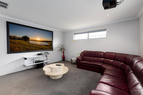 Rainbow Dream House - Tourism Noosa 3