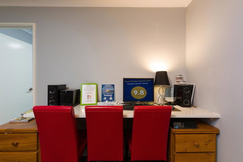 Rainbow Dream House - Tourism Noosa 11