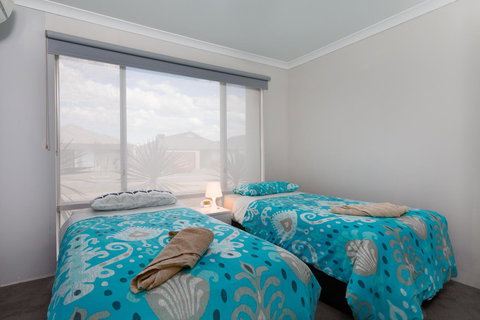 Rainbow Dream House - Tourism Noosa 12