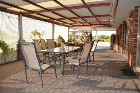 Beach Place @ Leeman - Tourism Noosa 1