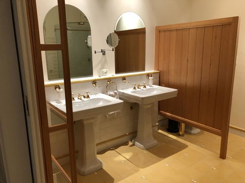 Caves Road Guest Houses - Tourism Noosa 5