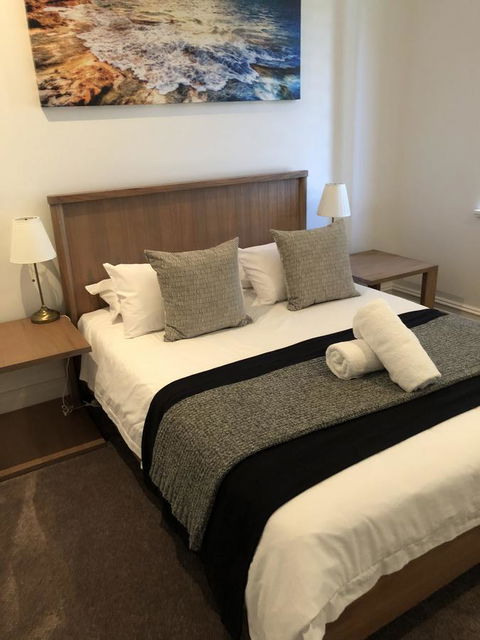 Caves Road Guest Houses - Tourism Noosa 7