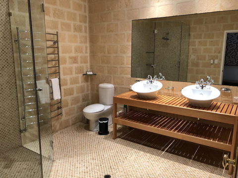 Caves Road Guest Houses - Tourism Noosa 17