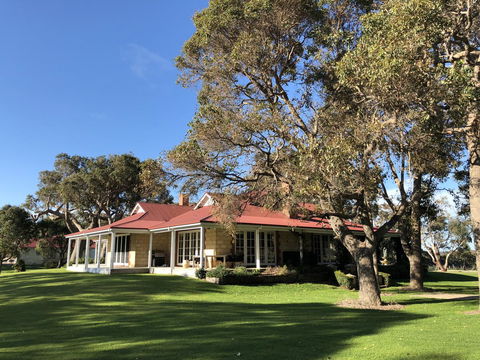 Caves Road Guest Houses - Tourism Noosa 4