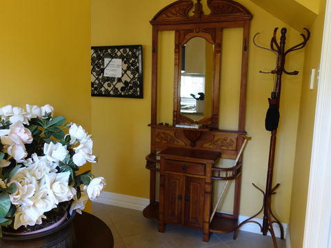 The Blacksmiths Cottage - Tourism Noosa 17