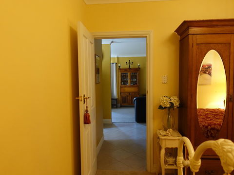 The Blacksmiths Cottage - Tourism Noosa 25