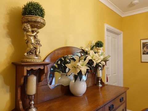 The Blacksmiths Cottage - Tourism Noosa 10