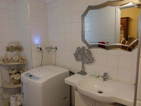 The Blacksmiths Cottage - Tourism Noosa 29