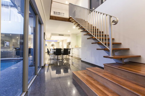 Ambar Villa Between City And Freo - Tourism Noosa 14