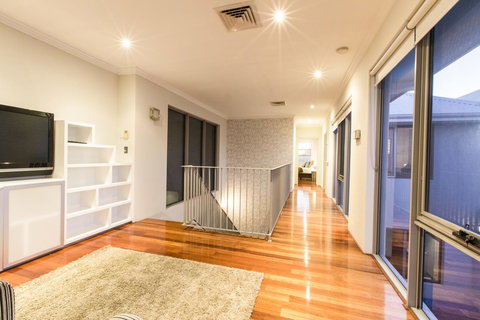 Ambar Villa Between City And Freo - Tourism Noosa 9