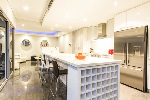 Ambar Villa Between City And Freo - Tourism Noosa 12