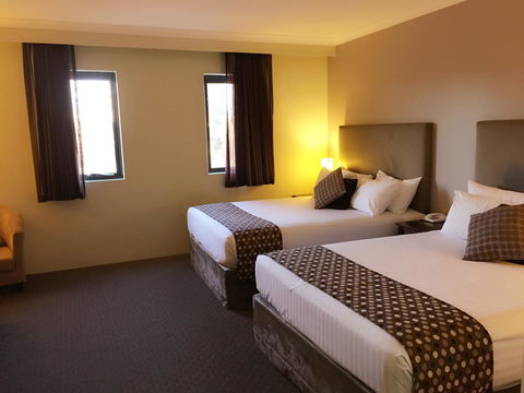 Joondalup City Hotel - Tourism Noosa 12
