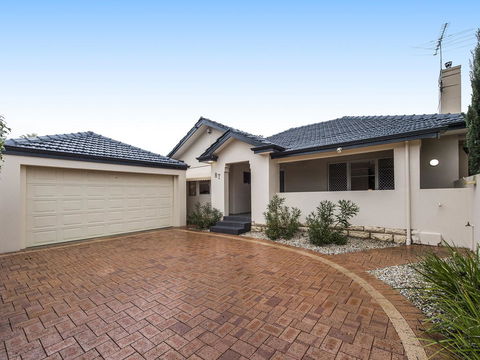 Luxury Federation Style Home - Sleeps 10 - Tourism Noosa 18