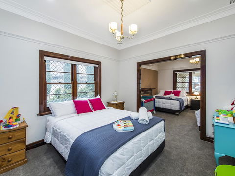 Luxury Federation Style Home - Sleeps 10 - Tourism Noosa 8