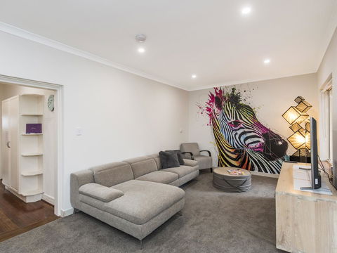 Luxury Federation Style Home - Sleeps 10 - Tourism Noosa 1