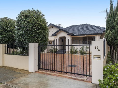 Luxury Federation Style Home - Sleeps 10 - Tourism Noosa 17