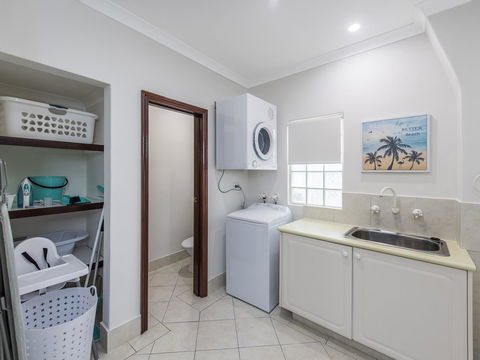 Luxury Federation Style Home - Sleeps 10 - Tourism Noosa 16