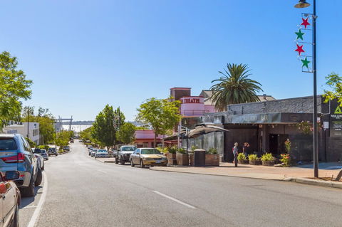 Como South Perth Villa - Tourism Noosa 9