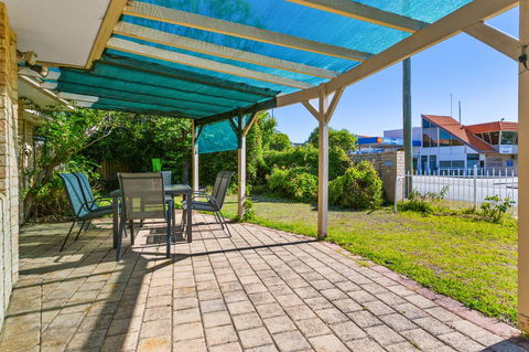 Como South Perth Villa - Tourism Noosa 24