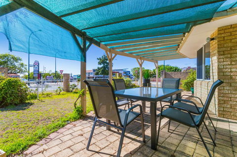 Como South Perth Villa - Tourism Noosa 10