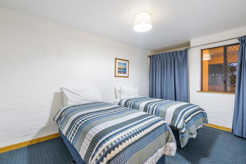 Cottesloe Beach Chalets - Tourism Noosa 40