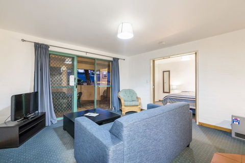 Cottesloe Beach Chalets - Tourism Noosa 42