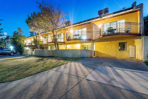 Cottesloe Beach Chalets - Tourism Noosa 2